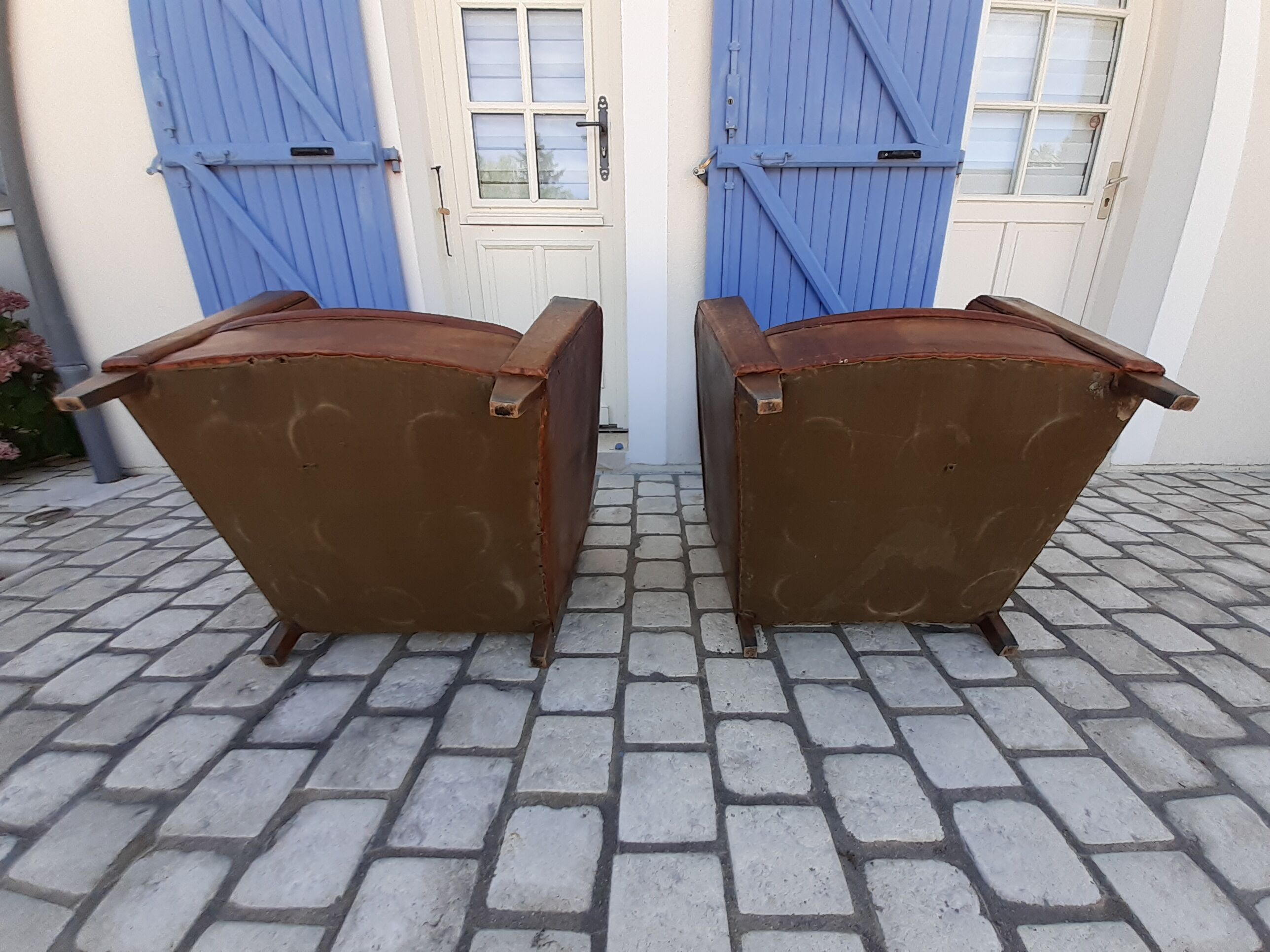 Pair of leather club chairs 30/40s