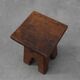 Tabouret bas en bois sculpté français du milieu du XIXe siècle de style gothique