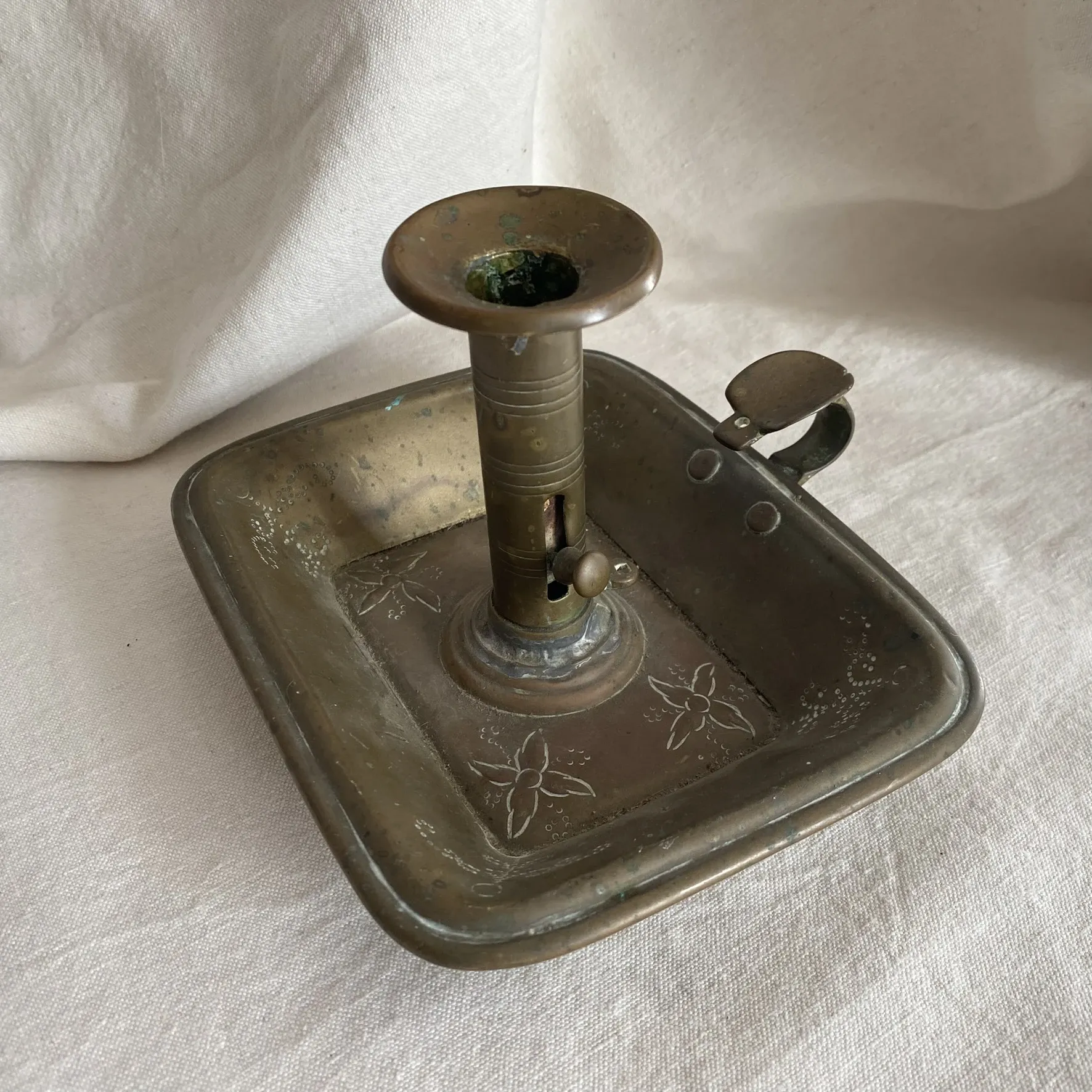 Old bedroom candlestick, "cellar rat" candlestick from the 19th century.