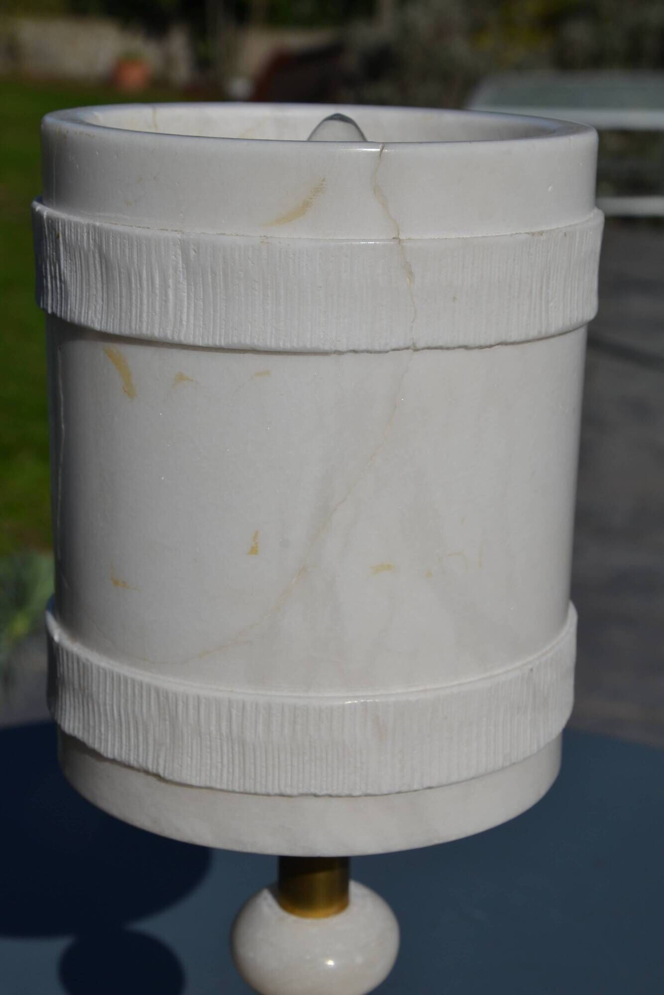 Lamp in white alabaster and brass