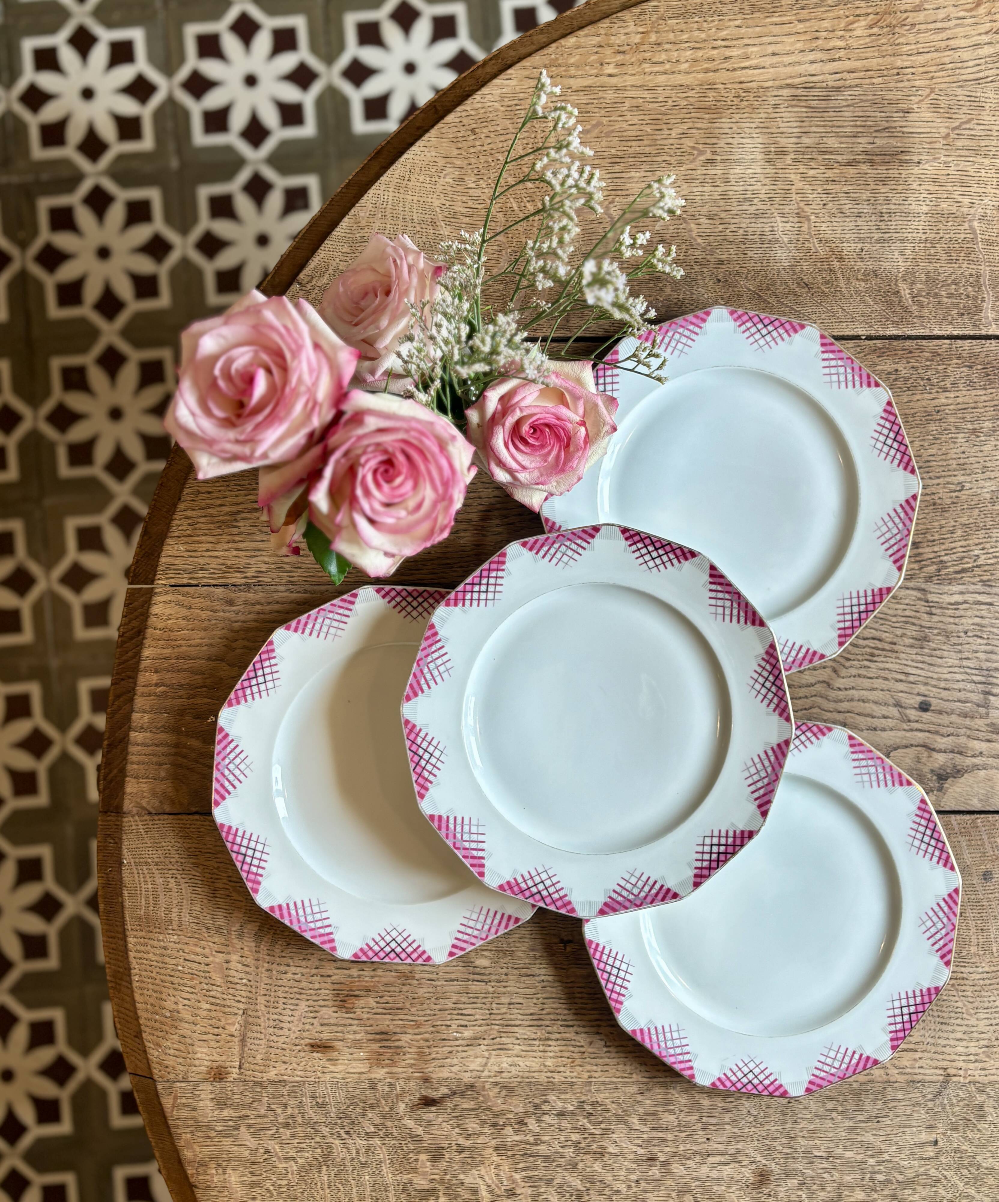 Set of 4 vintage flat plates in Limoges porcelain