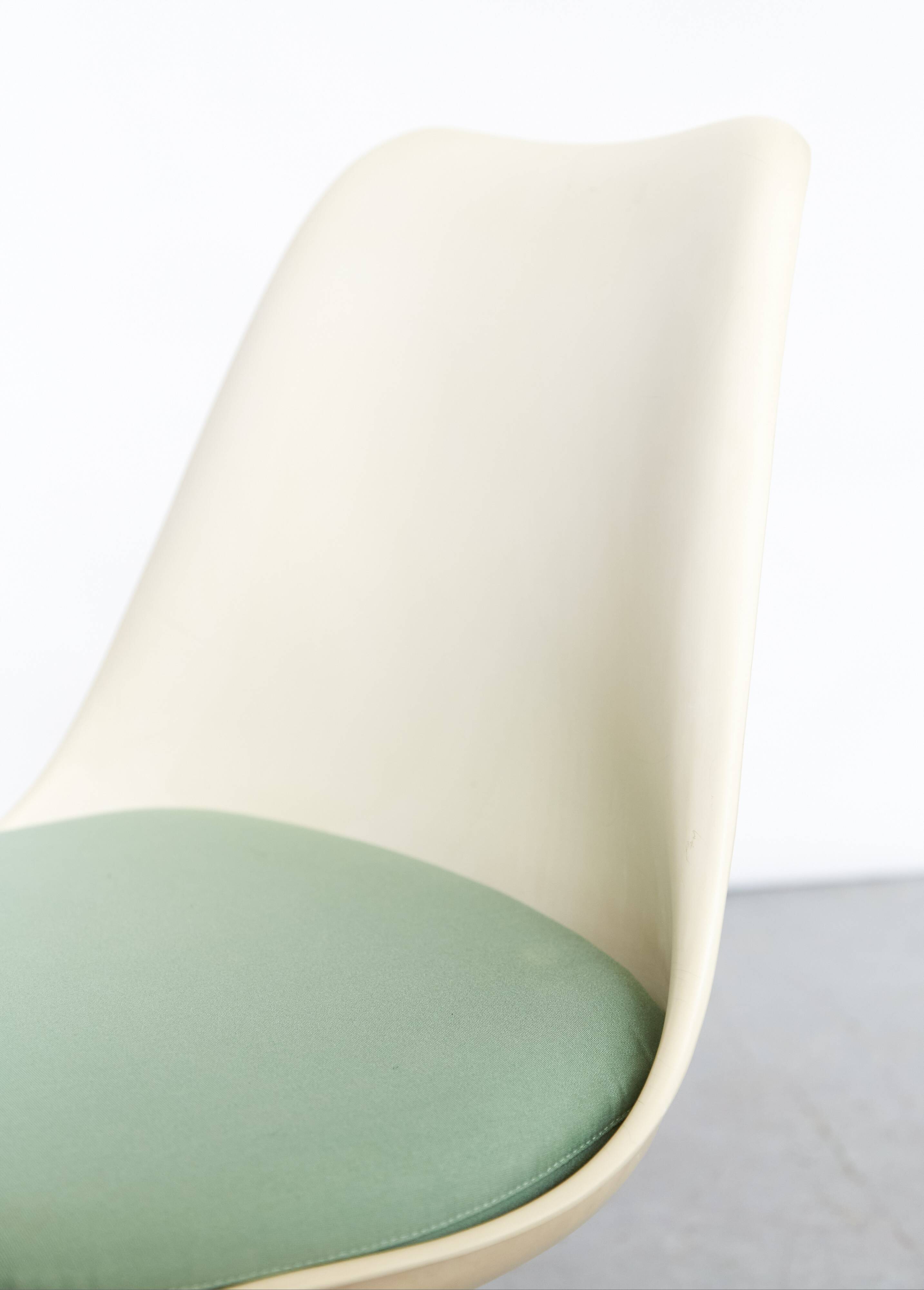 Eero Saarinen Tulip Chair for Knoll International