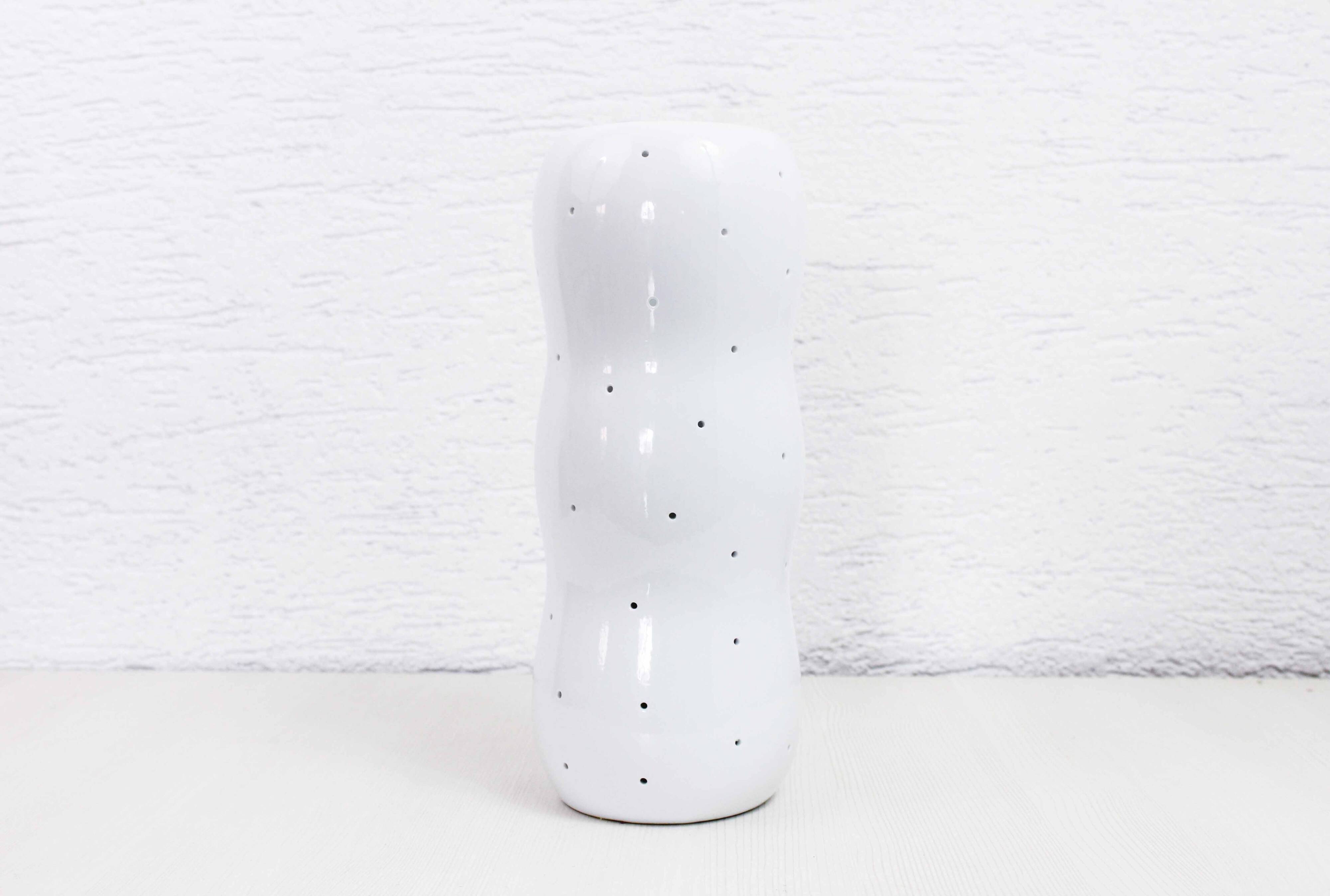 Porcelain table lamp