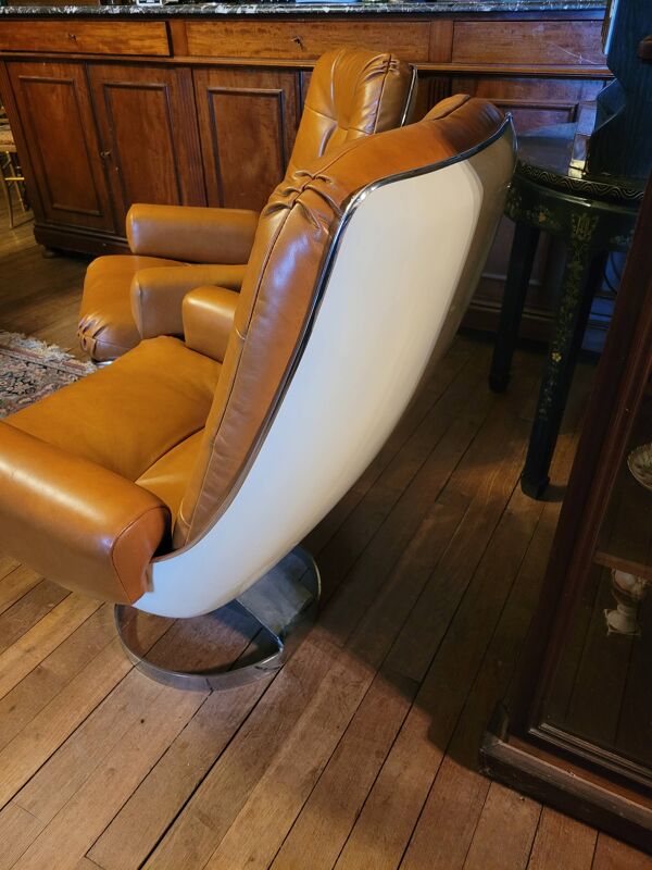 Paire de fauteuils années 70