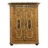 Armoire de mariée peinte à l'art populaire