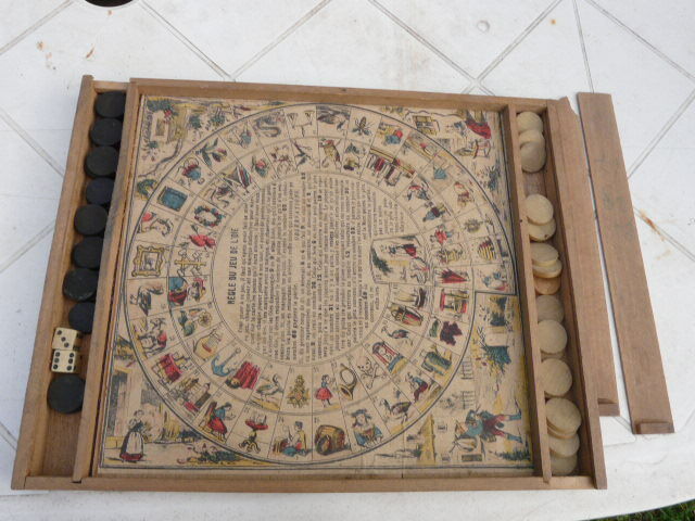 old game of checkers and game of the wooden goose