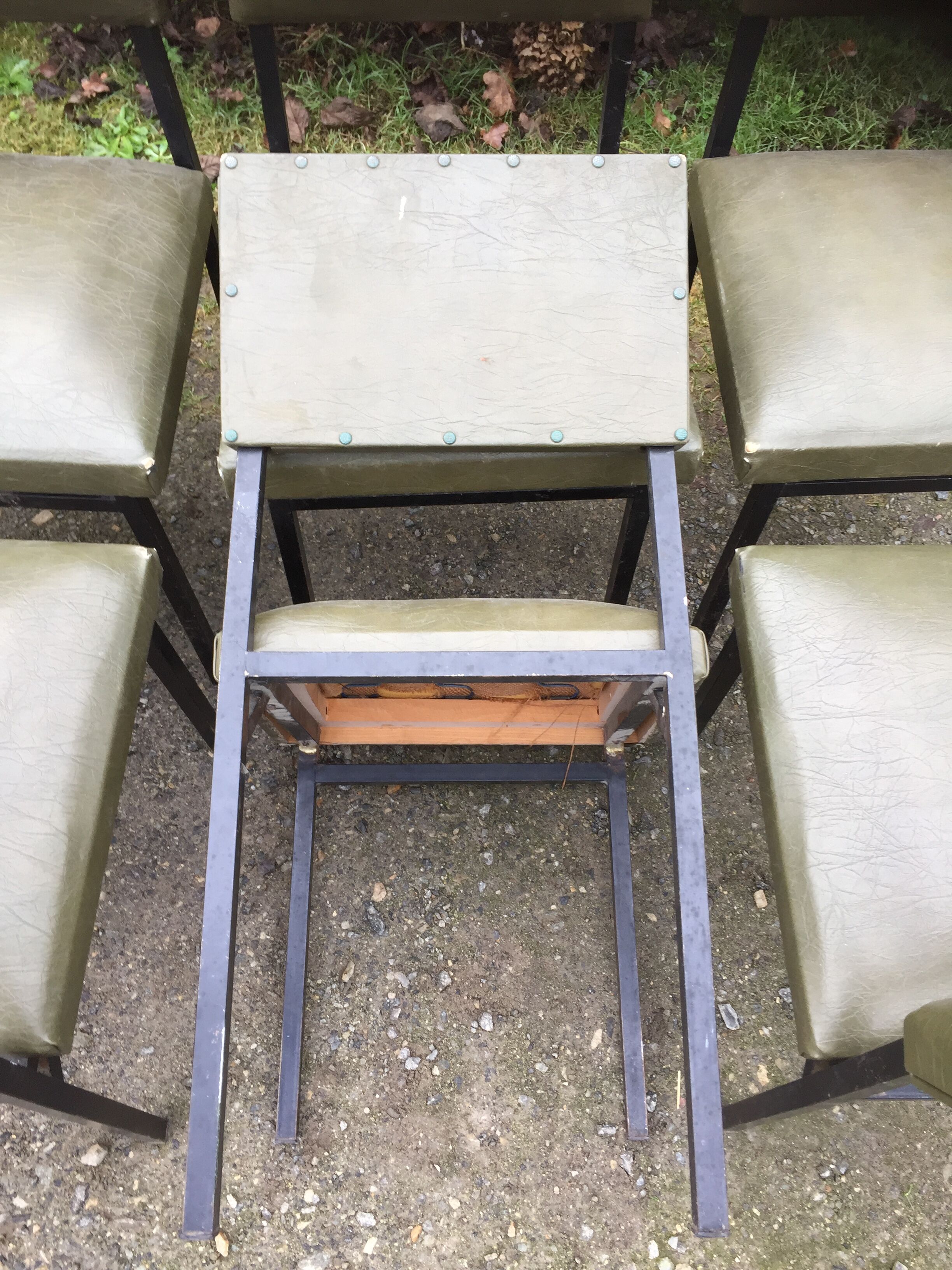 Vintage chairs guariche stone in Skaï green bottle and base in metal square tube.