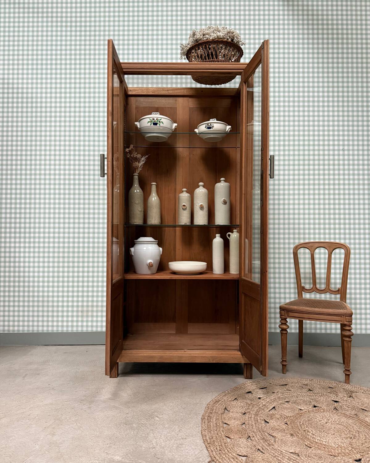 Large pharmacy display case (renovated)