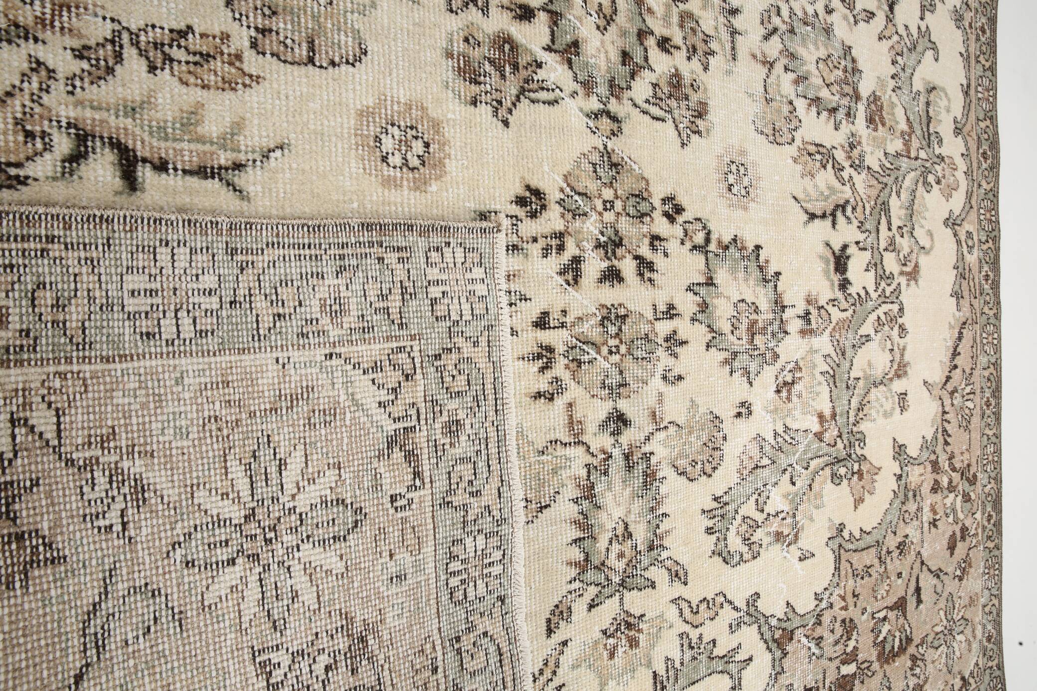 Brown & Cream Floral Vintage Rug, 195x302Cm