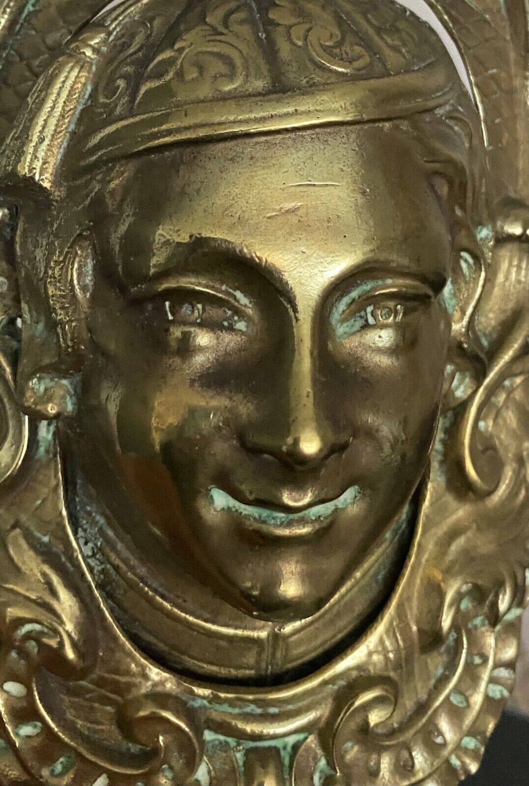 Ornementation de billard en bronze doré visage décor Louis XIV
