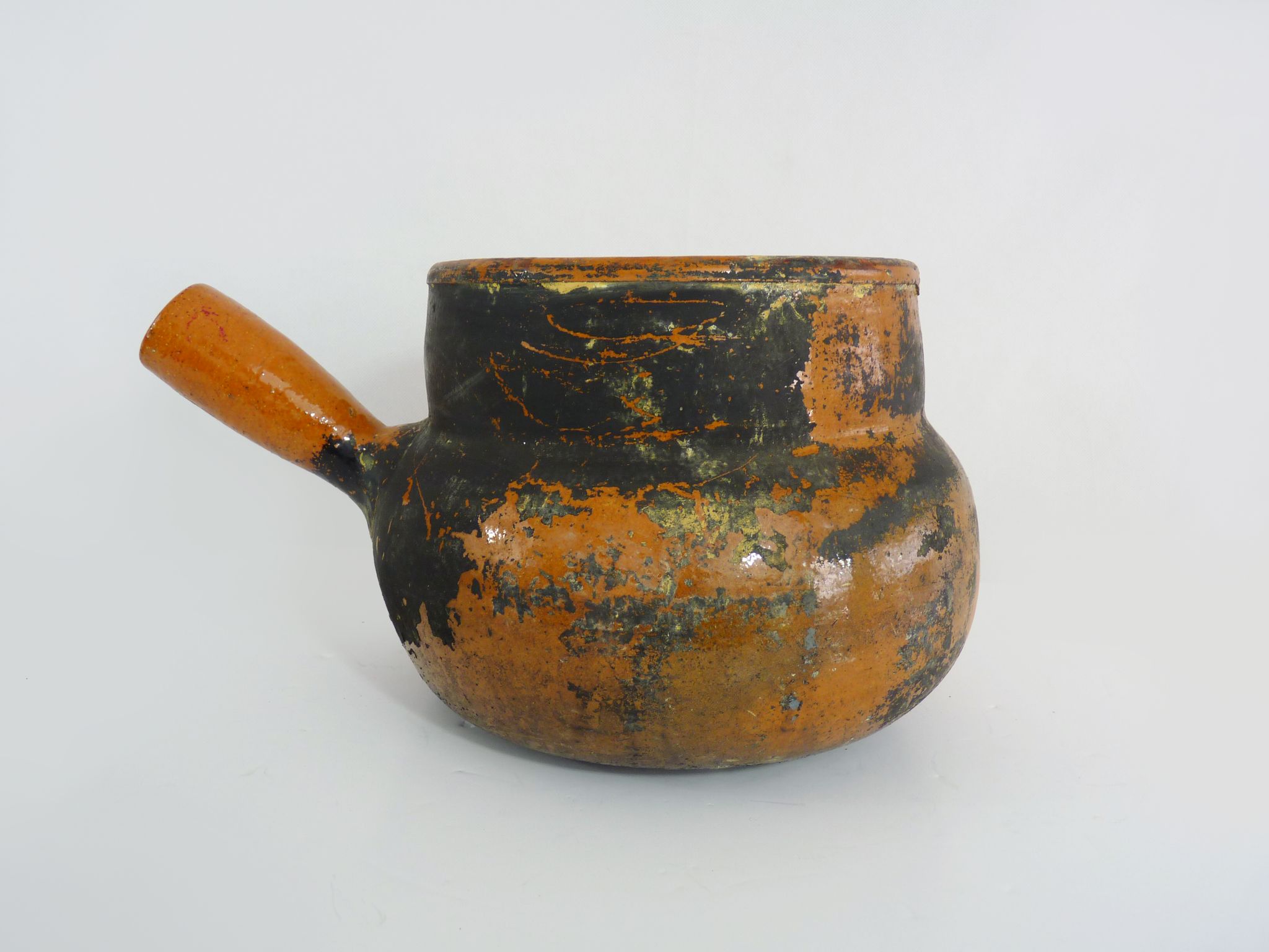 Old toupine, glazed terracotta pottery, haute Pyrenees