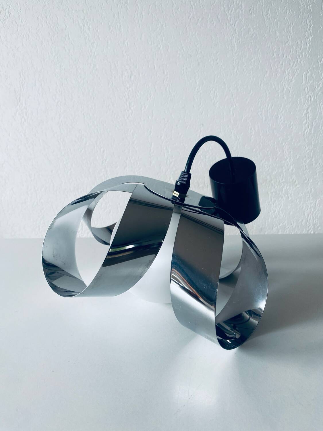 Suspension design chromée