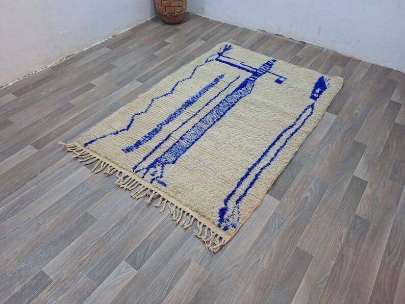 Handmade Moroccan Berber rug size 150 x 250 cm