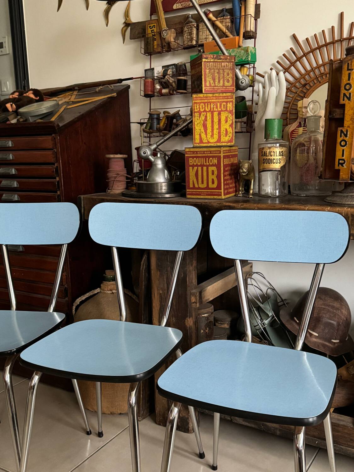 Série de 4 chaises Formica bleues vintage