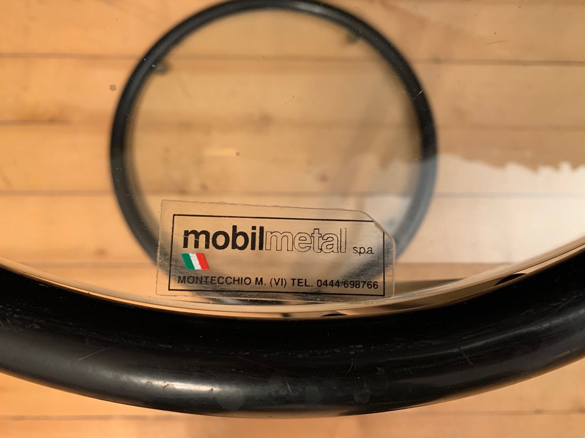 Mobil Metal side table, Italy, 1980s.