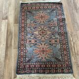 Blue oriental rug with pattern