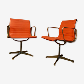 Pair of armchairs by Ray & Charles Eames Herman Miller edition