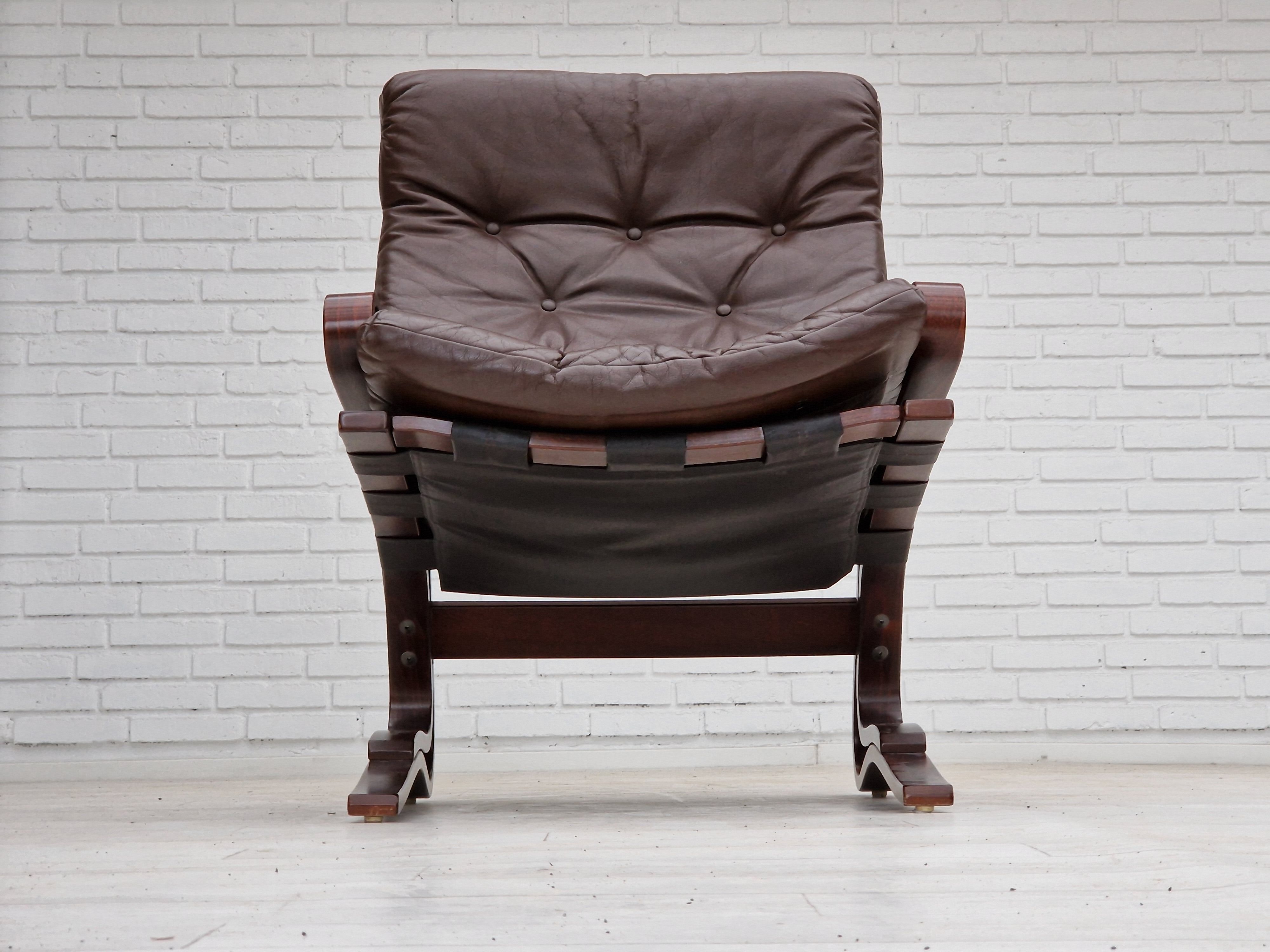 1970s, Norwegian design, Lounge chair model "Kengu" by Erde and Nordahl Solheim for Rybo Rykken