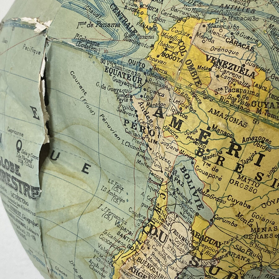 Globe terrestre 1930 en bois, métal et plâtre