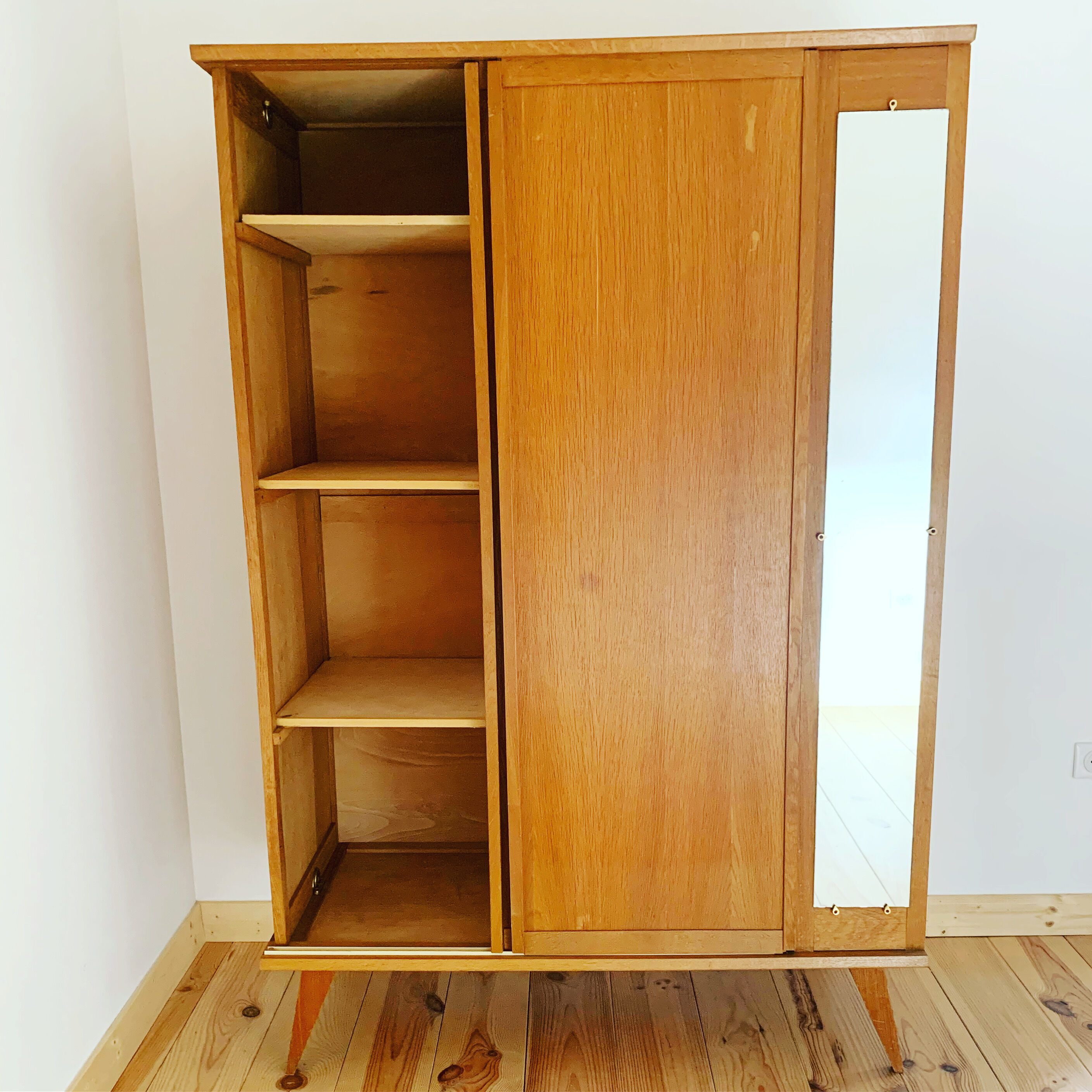 Cabinet from the 50s