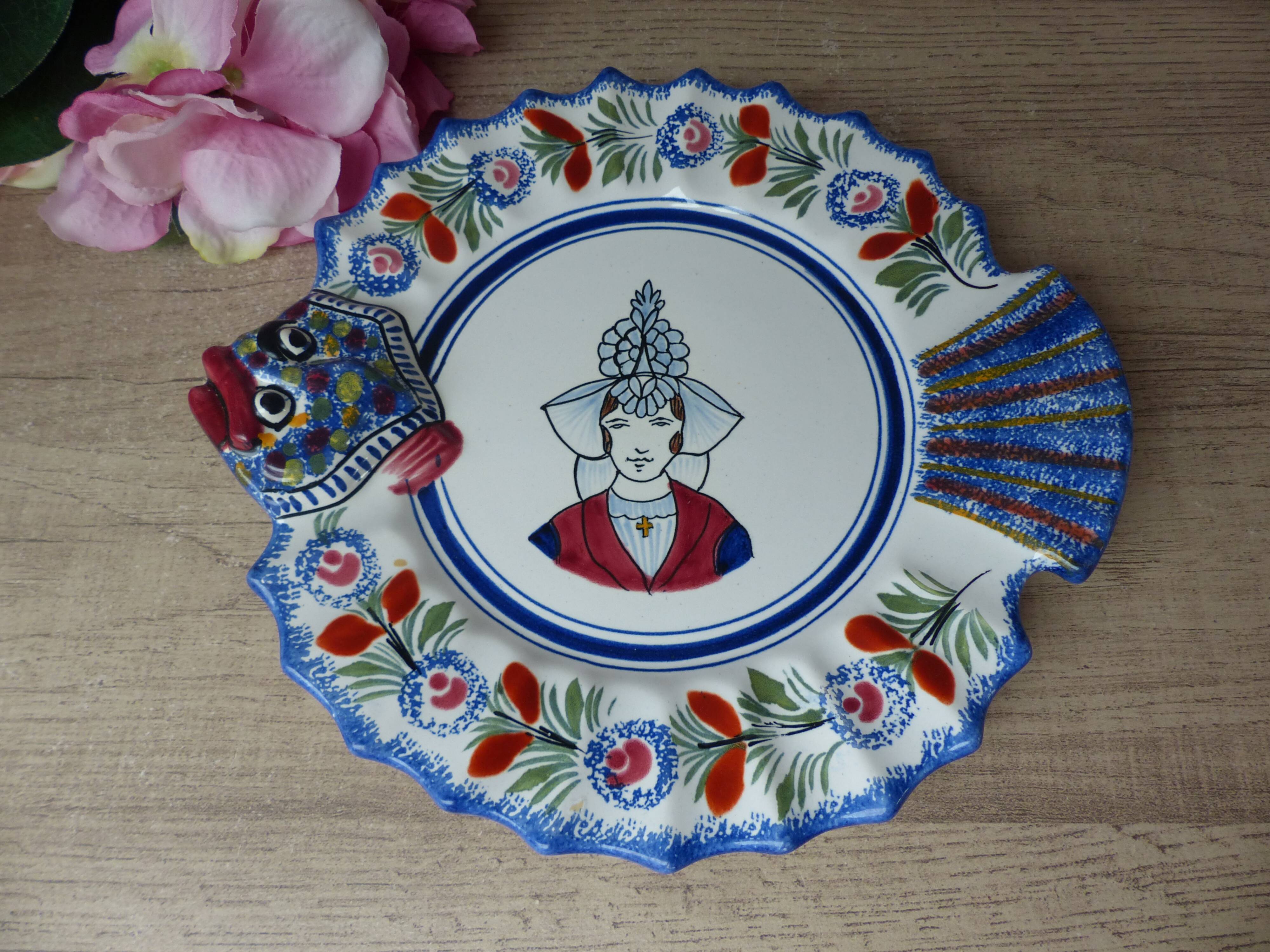 Fish-shaped plate with Breton Les Sables d'Olonne Vintage