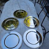 5 assiettes de présentation en métal argenté