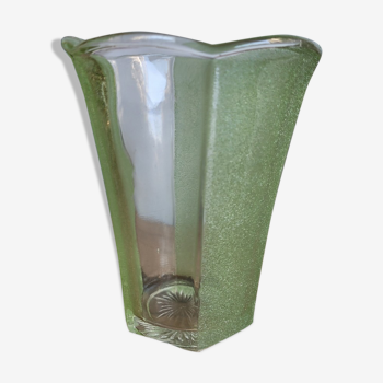 Vase en verre granité vert