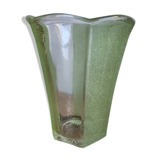 Vase en verre granité vert