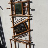 Vestiaire d'entrée, porte-manteaux en bambou à décor japonisant avec nacre.