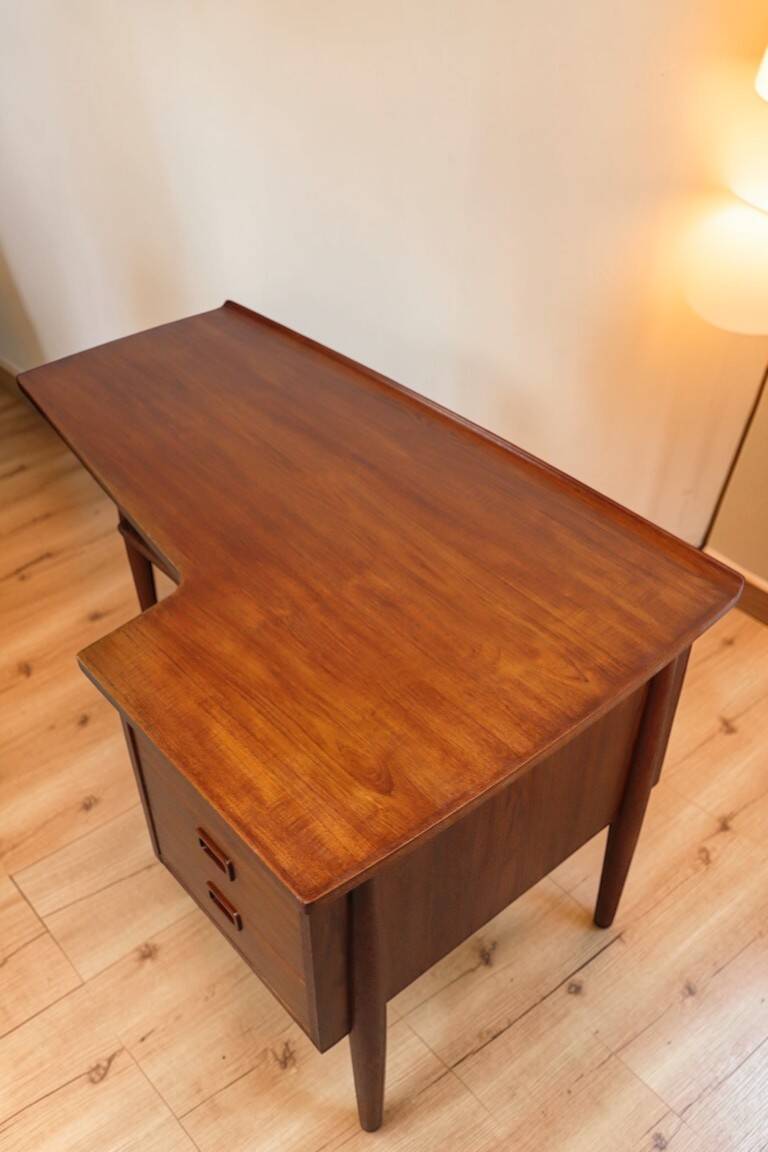 Scandinavian "boomerang" free-form desk in teak - 1960s