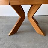 Vintage style extendable oval dining table in solid elm