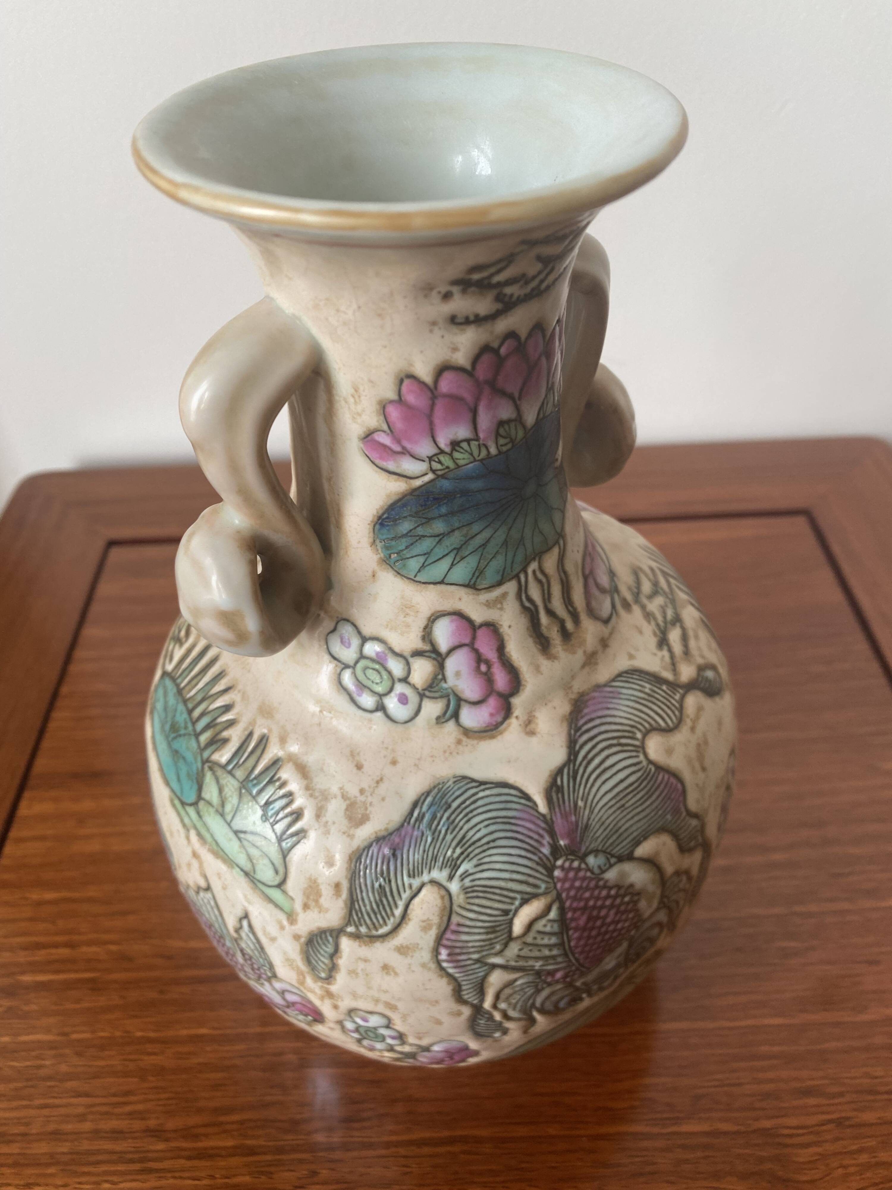 Chinese vase with ducks and goldfish