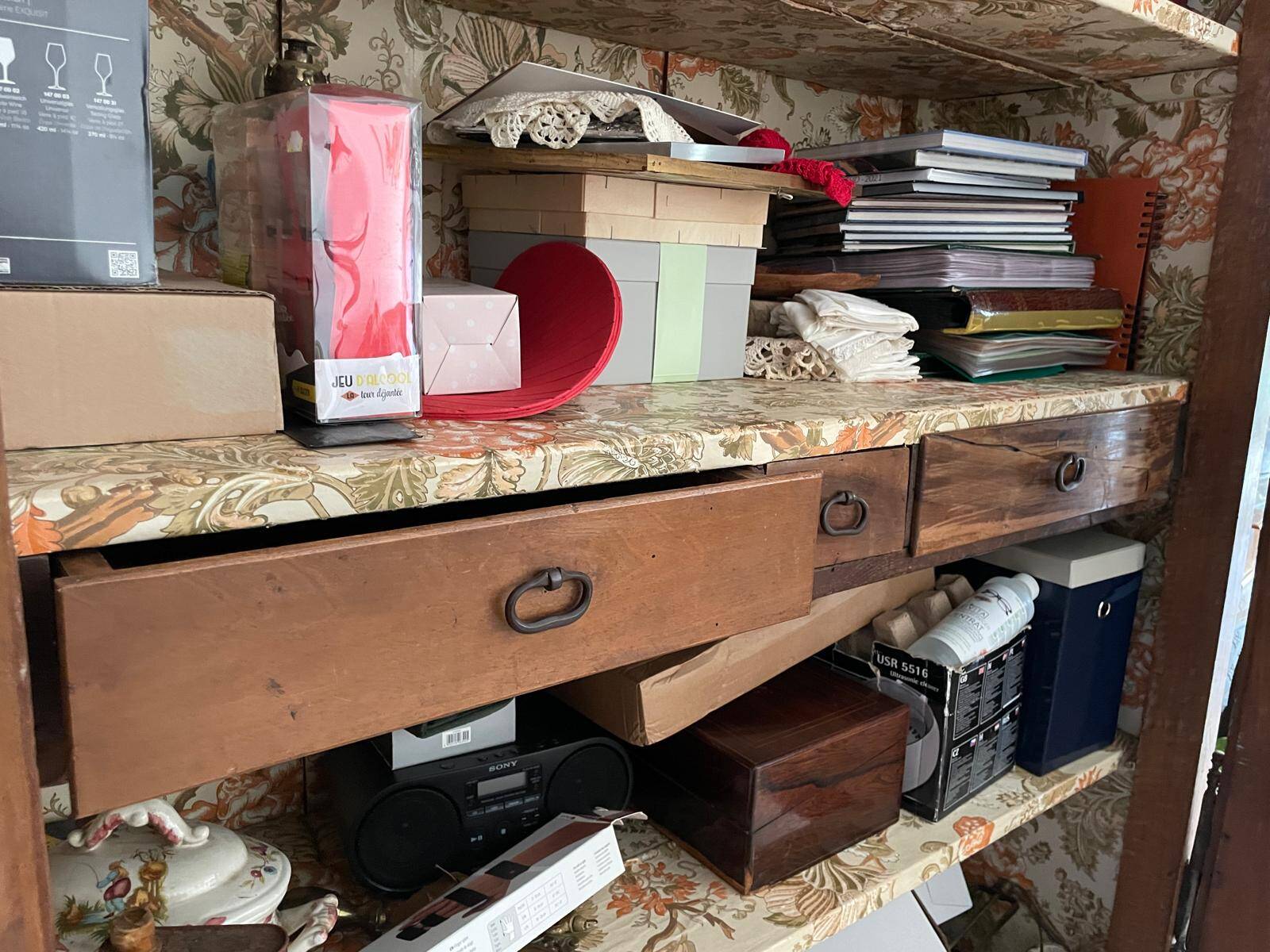 Authentic Provençal walnut wardrobe - Late 19th century, to be restored.
