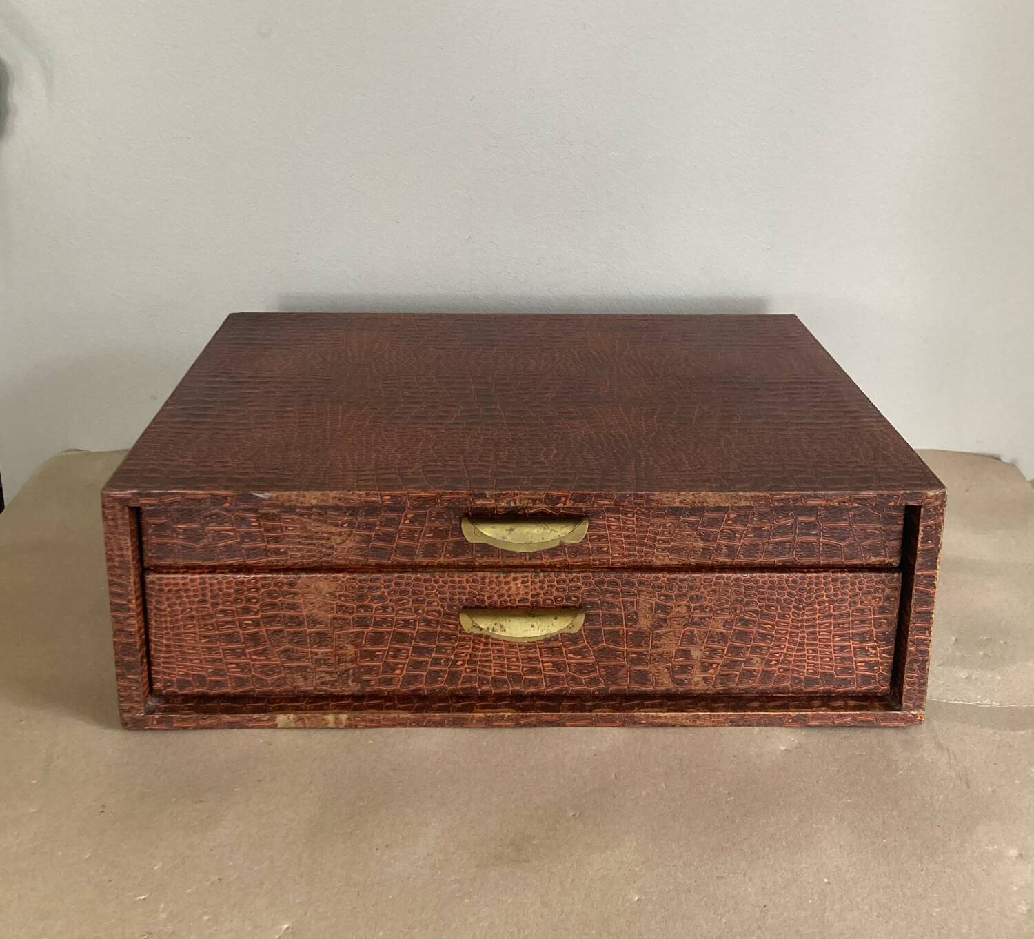 1960s cutlery box with Croco-style coating