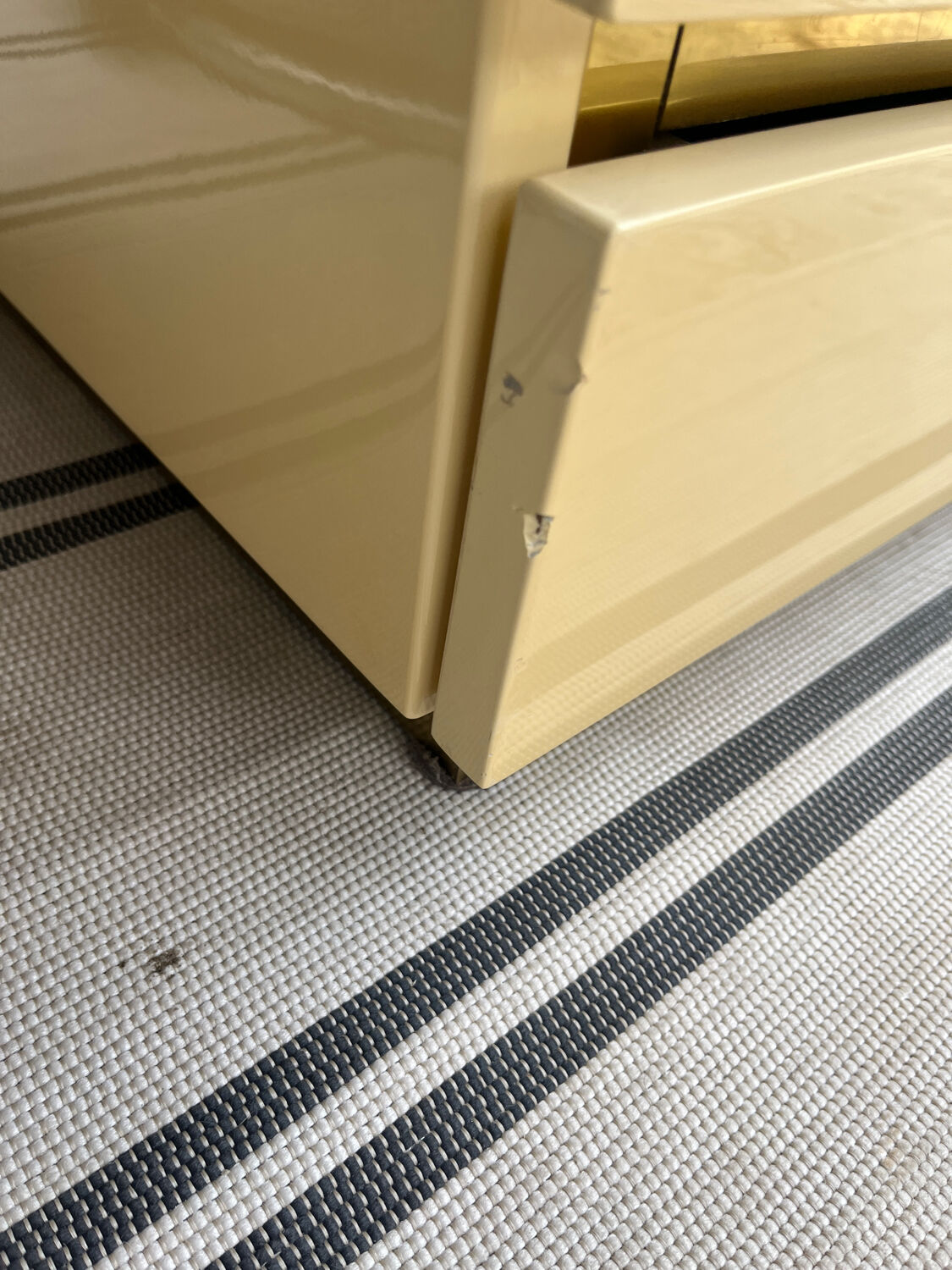 Vintage Bedside Table Jean-Claude Mahey - Beige Lacquer & Brass (Year)