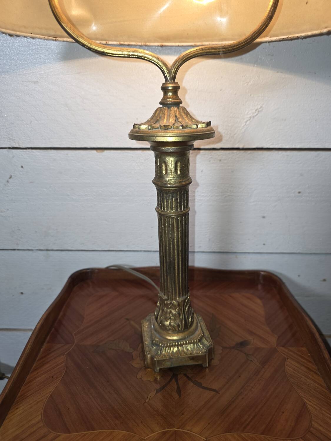 Empire style lamp in gilded bronze from the 19th century.