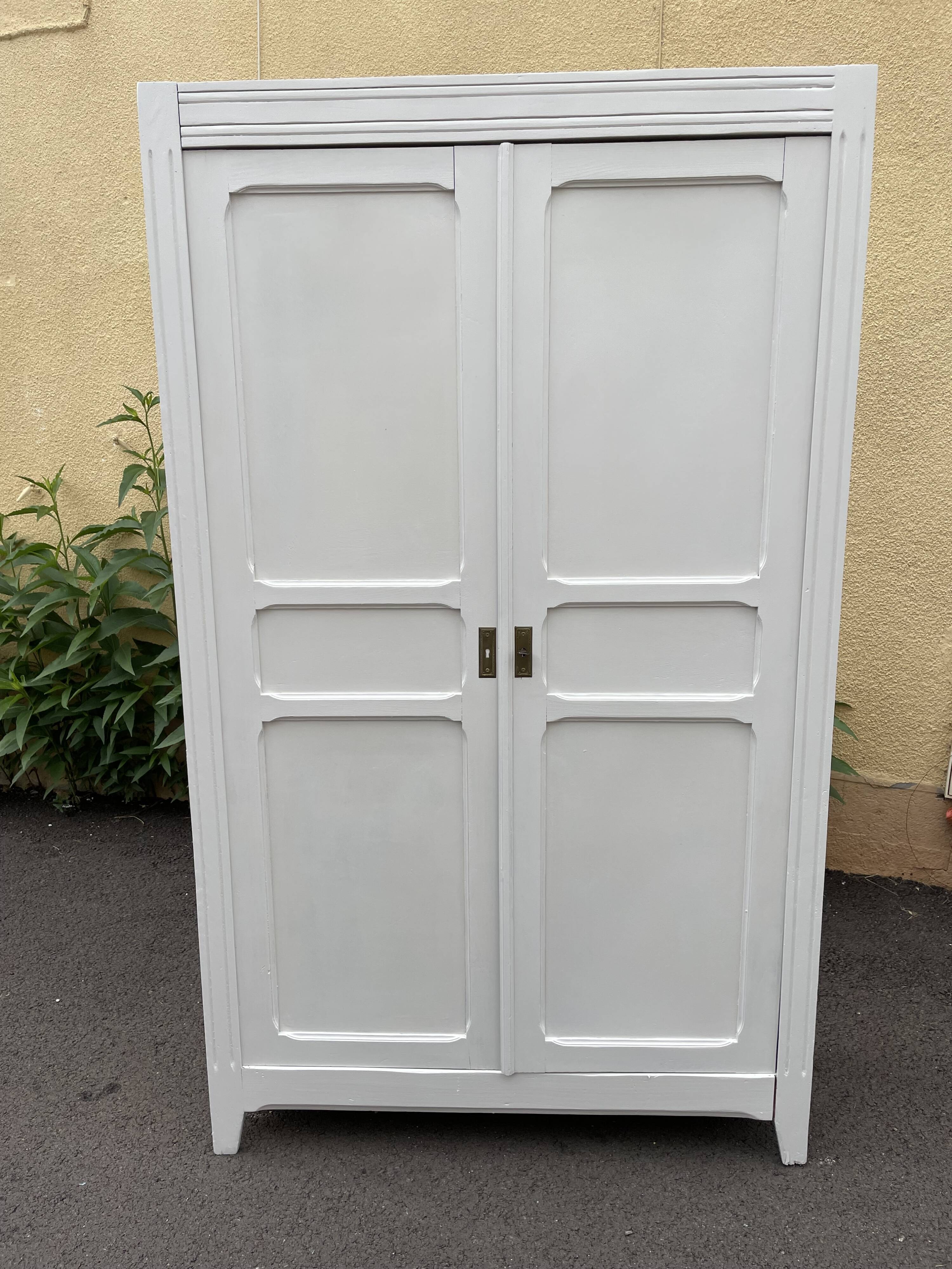 Armoire parisienne