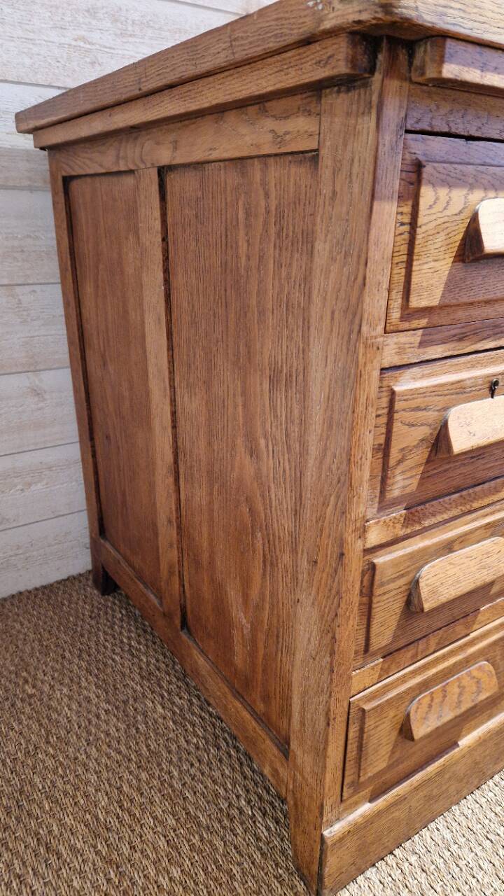 Vintage administration office