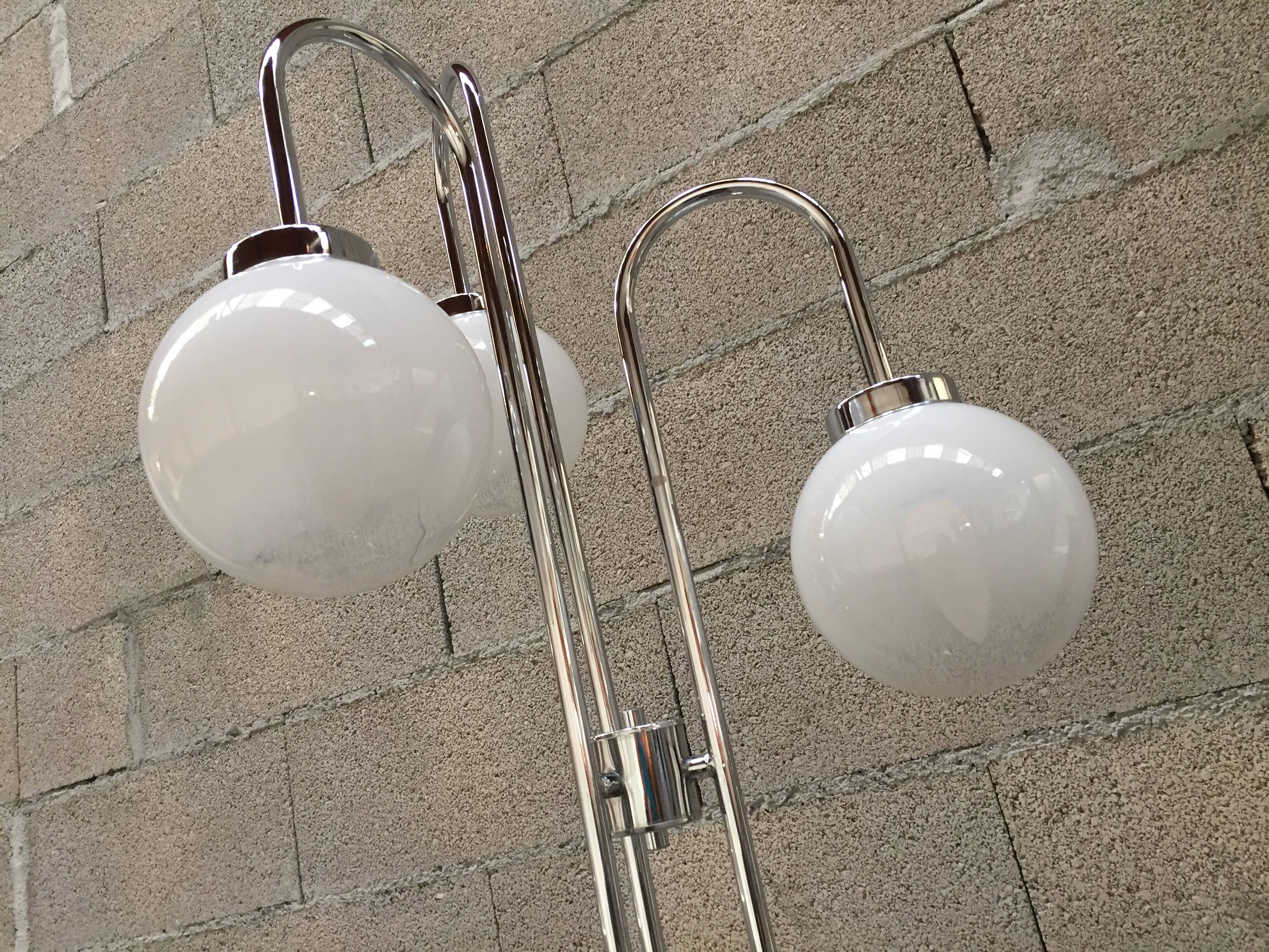 3-ball lamppost from the 70s