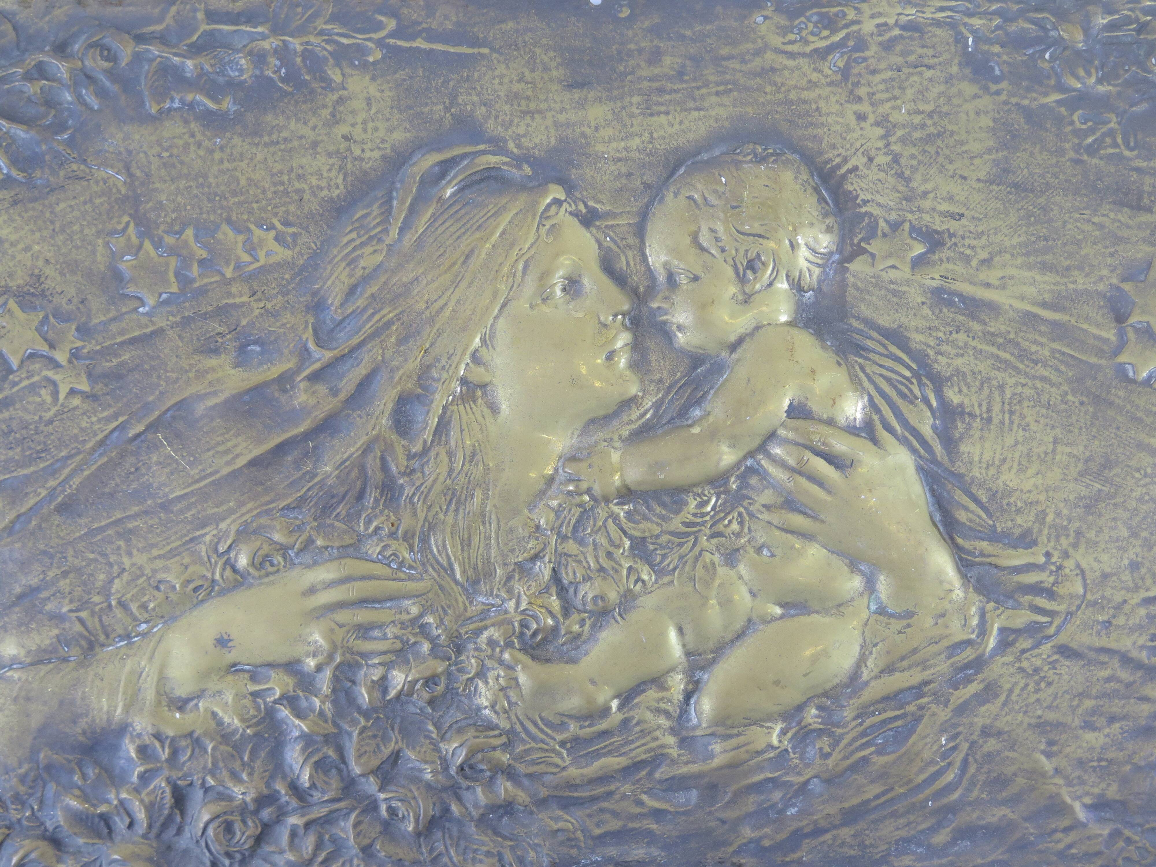 Art nouveau bronze sculpture bas-relief wall panel portrait of mother and child Italy early 20th X7