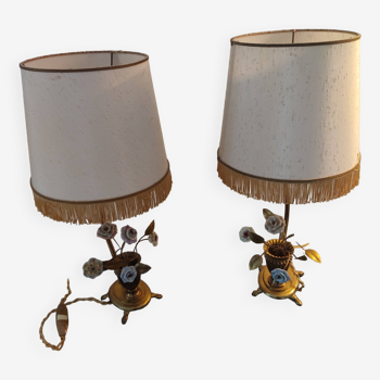 Pair of lamps with floral bases
