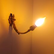 Antique wall lights in gilded brass – Louis XV style, charm and elegance