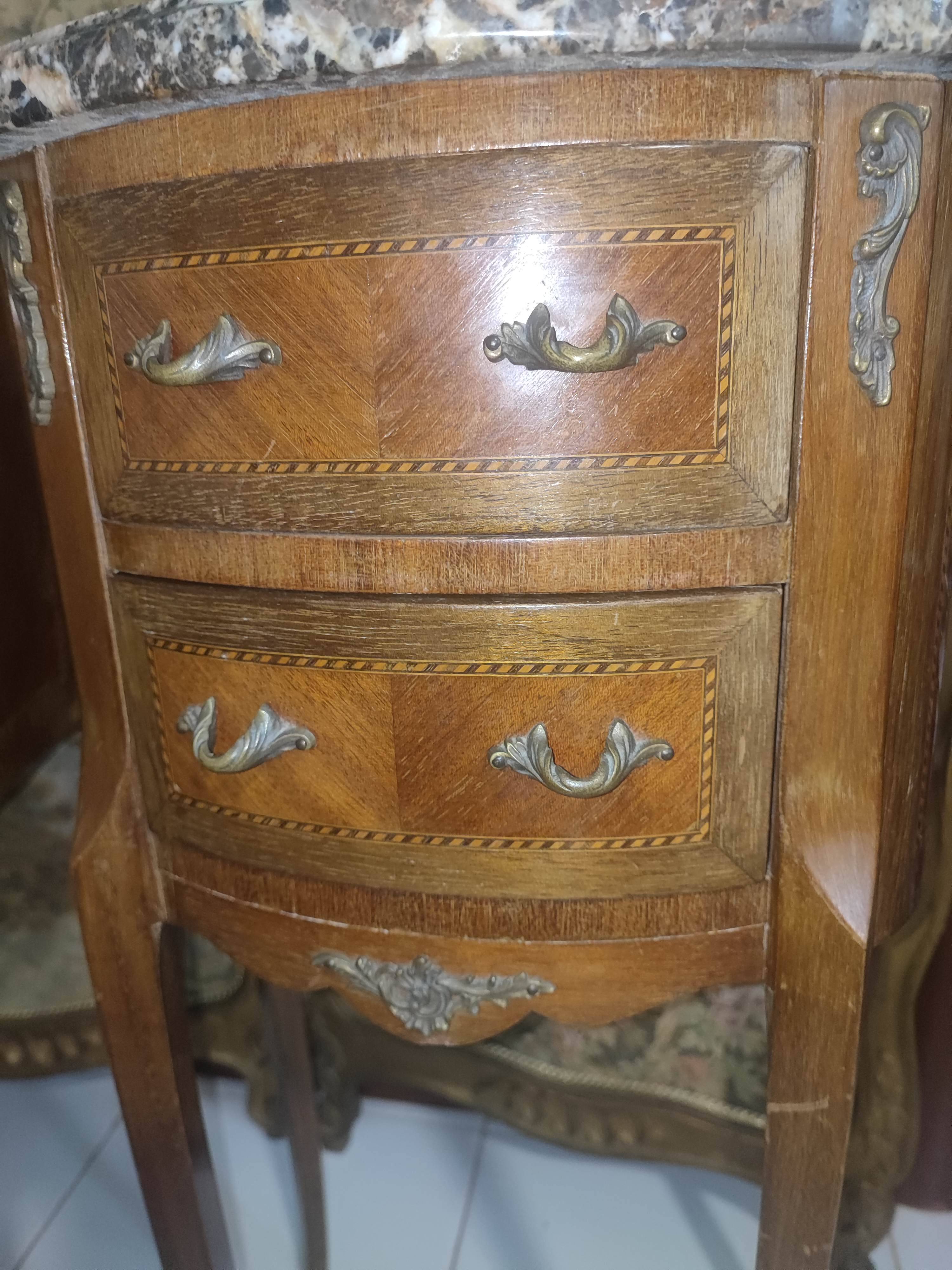 Paire de chevet style Louis xv marqueté