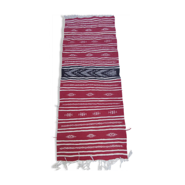 Tapis rouge et noir fait main traditionnel 170x60cm