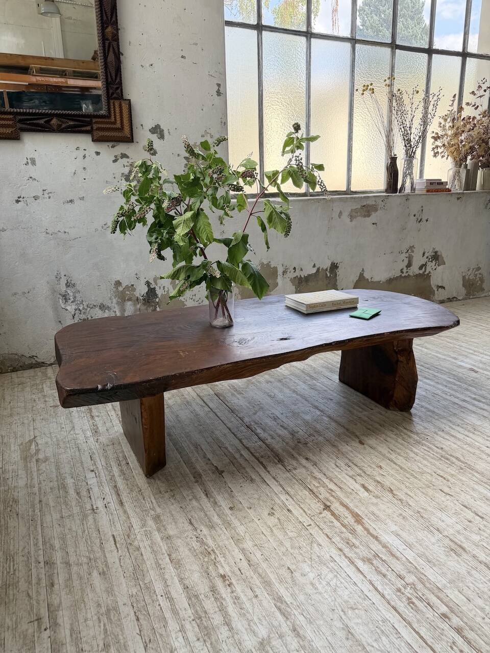 Table basse brutaliste artisanale 1950