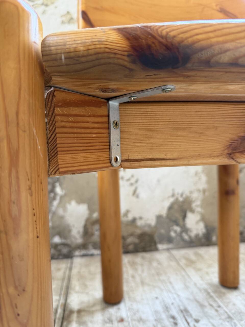 Set of 4 Daumiller pine chairs