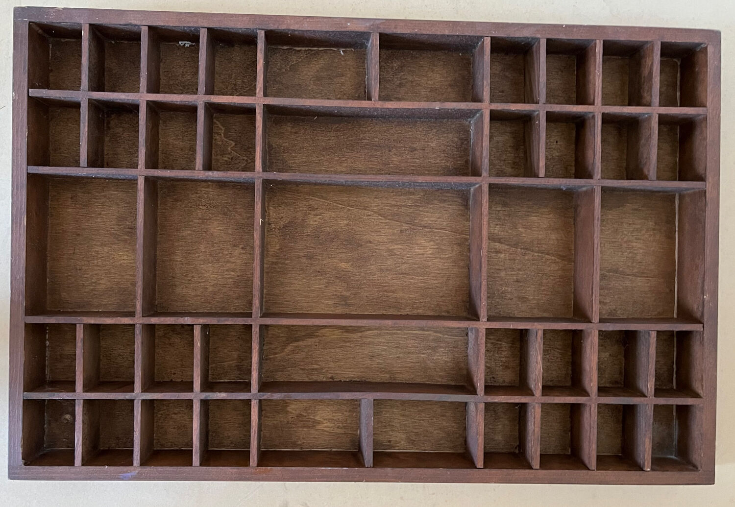 Wall shelf for miniatures