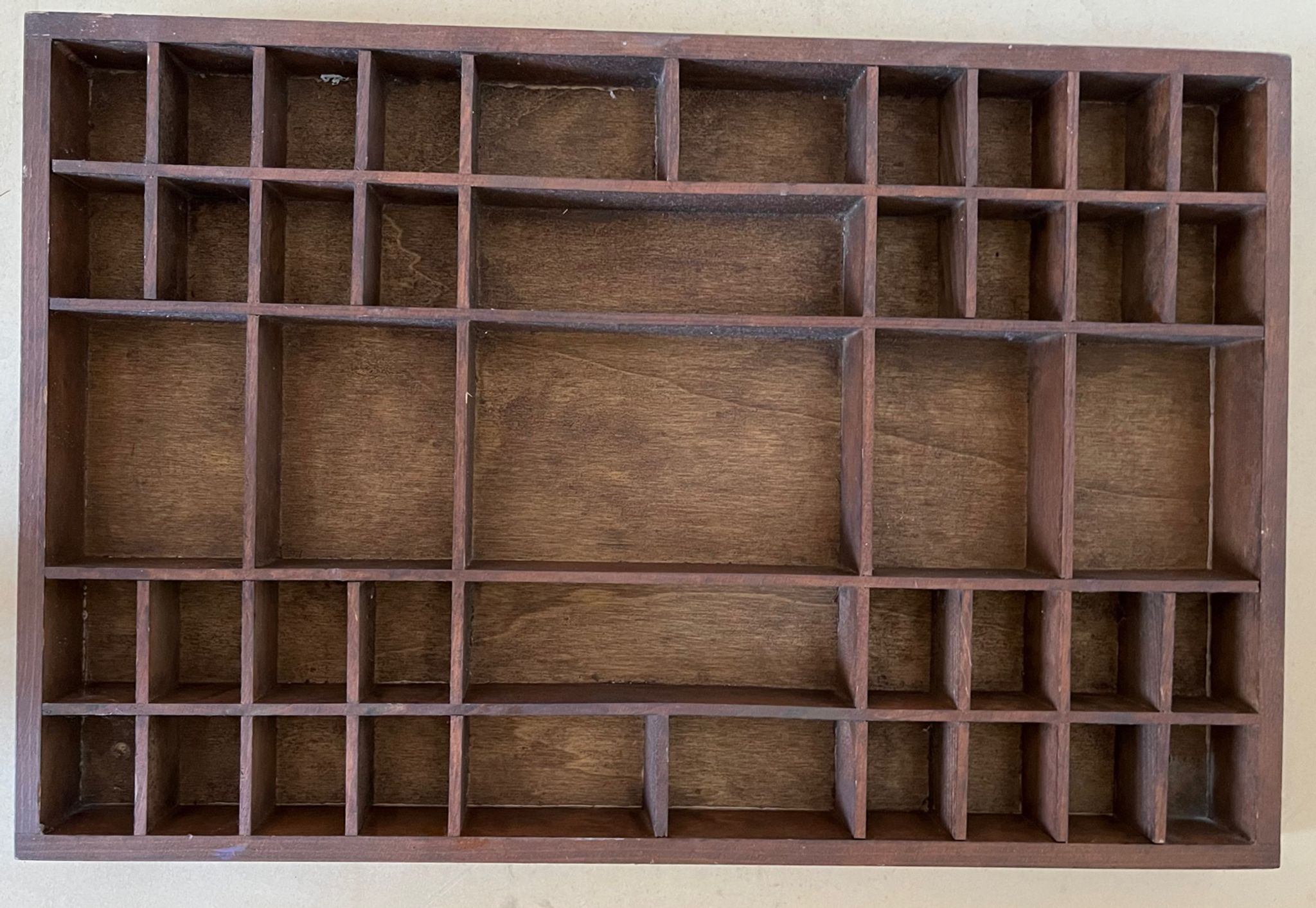 Étagère murale pour miniatures