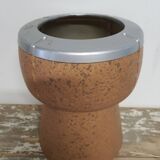 Bucket has champagne shape field cap