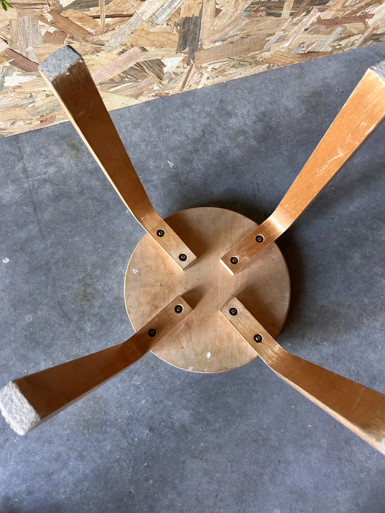 Alvar Aalto E60 stool Artek